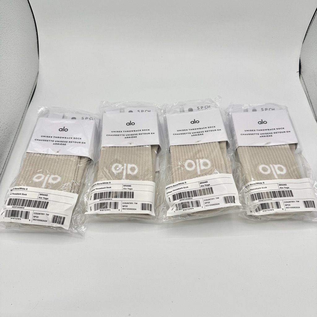 Nwt Alo Yoga Bundle 4x Unisex Throwback Socks, Bone White 4 Pairs 8 Socks Total
